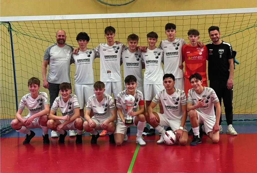 Jugendmannschaft des FC Sportfreunde Möllmicke bei einem Hallenturnier